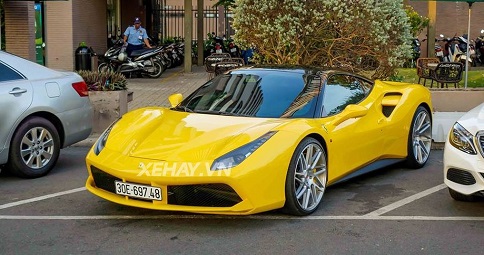C­ường Đô La bất ngờ bổ sung Ferrari 488 GTB màu vàng vào dàn