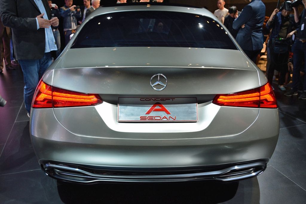 Concept A Sedan - hình mẫu sedan nhỏ gọn tương lai của Mercedes-Benz