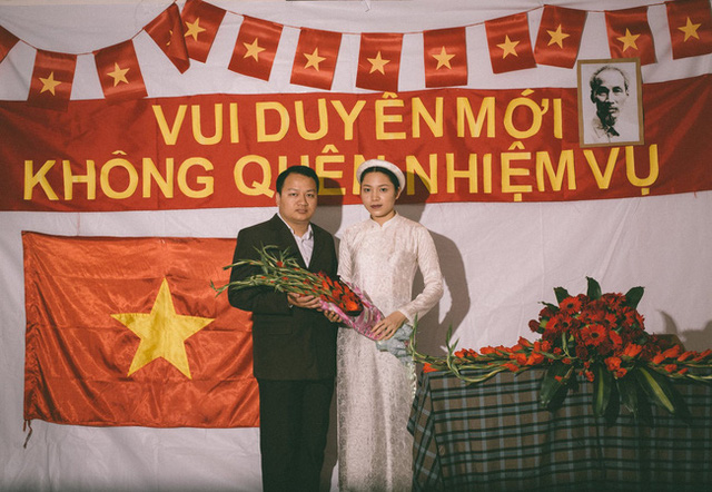 Trọn bộ ảnh cưới tái hiện lại các đám cưới Việt Nam 100 năm qua gây sốt cộng đồng mạng