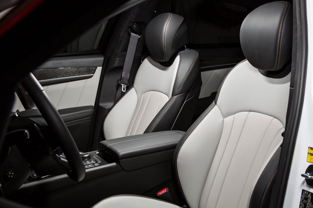 Genesis G80 Sport 2018 có giá từ 1,25 tỷ VNĐ tại thị trường Mỹ