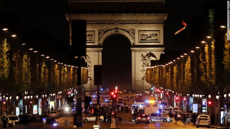 IS xả súng ở Paris, một cảnh sát thiệt mạng