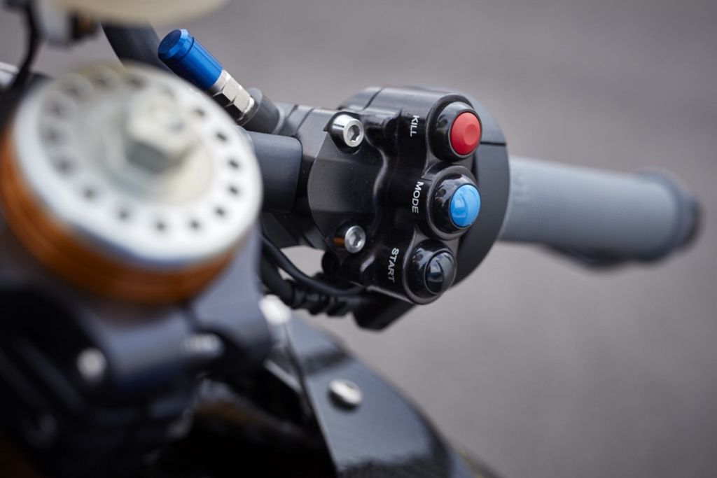 Chiêm ngưỡng hàng hiếm - siêu mô tô “handmade” BMW Motorrad HP4 Race 2017