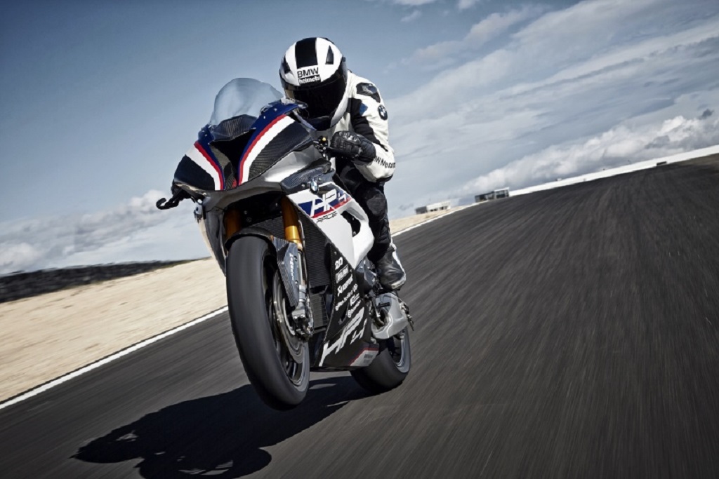 Chiêm ngưỡng hàng hiếm - siêu mô tô “handmade” BMW Motorrad HP4 Race 2017
