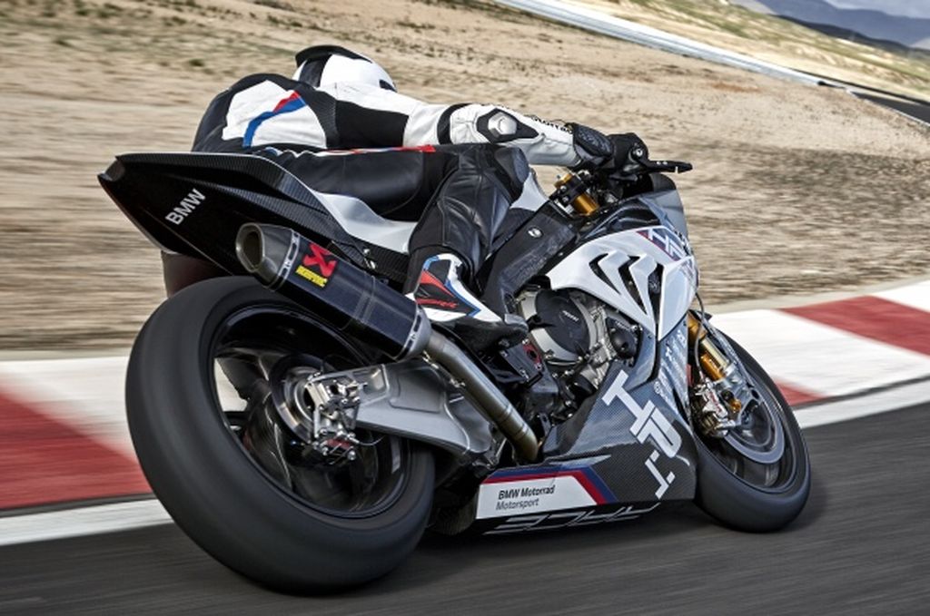 Chiêm ngưỡng hàng hiếm - siêu mô tô “handmade” BMW Motorrad HP4 Race 2017