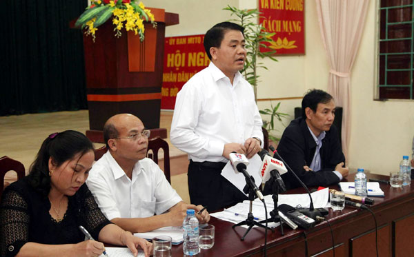 Chủ tịch Nguyễn Đức Chung đối thoại với người dân xã Đồng Tâm