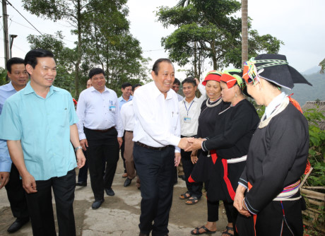Phó Thủ tướng Thường trực thăm bà con thôn Bản Bang, Hà Giang