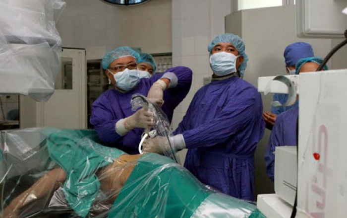 Việt Nam đi đầu trong phẫu thuật cột sống bằng robot định vị ở Đông Nam Á