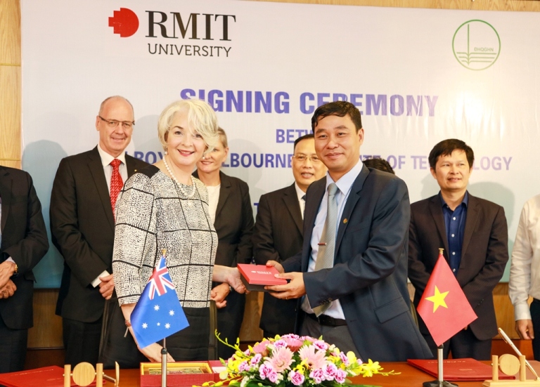 RMIT hợp tác nghiên cứu và đào tạo với Đại học Quốc gia Hà Nội
