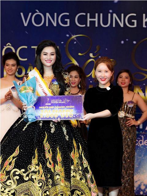 Trần Huyền Nhung đăng quang Nữ hoàng Sắc đẹp Doanh nhân 2018