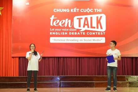 Phạm Trịnh Hương Giang xuất sắc giành ngôi vị Quán quân Teen talk 2018