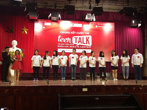 Phạm Trịnh Hương Giang xuất sắc giành ngôi vị Quán quân Teen talk 2018