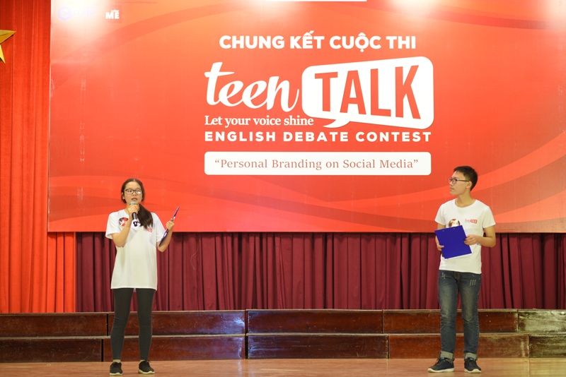Phạm Trịnh Hương Giang xuất sắc giành ngôi vị Quán quân Teen talk 2018