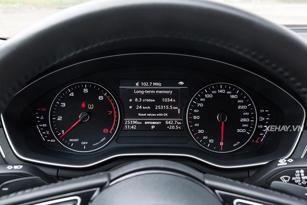 [ĐÁNH GIÁ XE] Audi A4 đối đầu Mercedes-Benz C250 Exclusive - Phần 2: Nội thất