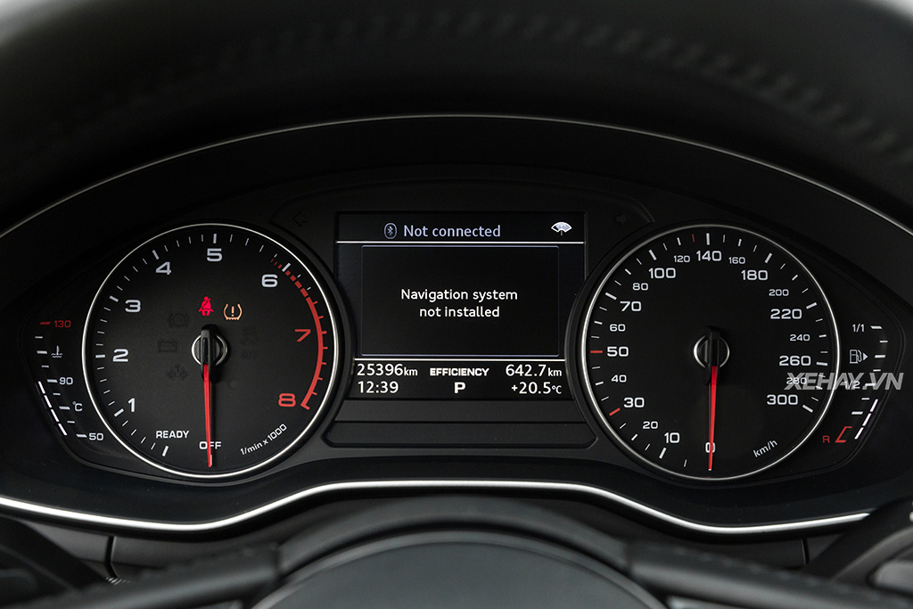 [ĐÁNH GIÁ XE] Audi A4 đối đầu Mercedes-Benz C250 Exclusive - Phần 2: Nội thất