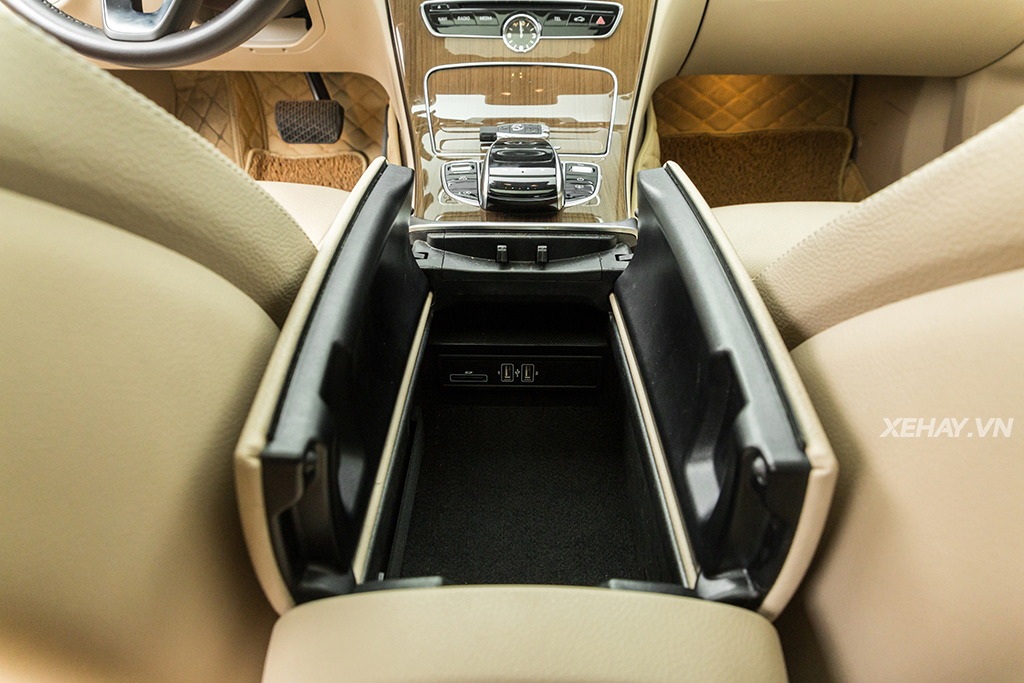 [ĐÁNH GIÁ XE] Audi A4 đối đầu Mercedes-Benz C250 Exclusive - Phần 2: Nội thất