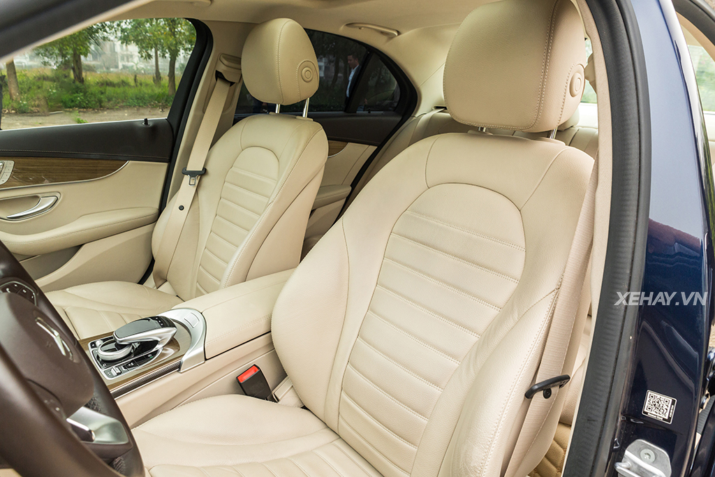 [ĐÁNH GIÁ XE] Audi A4 đối đầu Mercedes-Benz C250 Exclusive - Phần 2: Nội thất