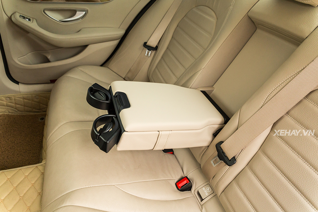 [ĐÁNH GIÁ XE] Audi A4 đối đầu Mercedes-Benz C250 Exclusive - Phần 2: Nội thất