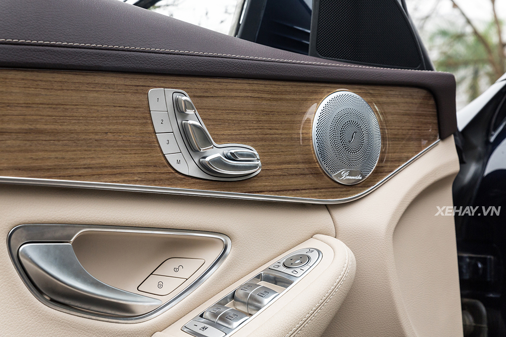 [ĐÁNH GIÁ XE] Audi A4 đối đầu Mercedes-Benz C250 Exclusive - Phần 2: Nội thất