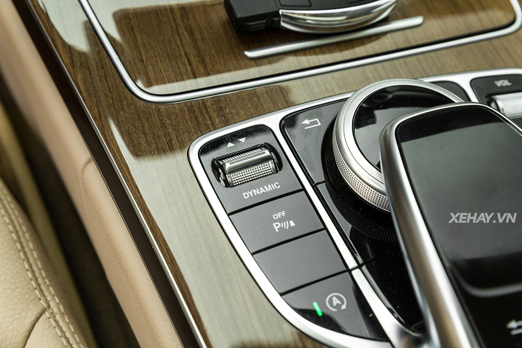 [ĐÁNH GIÁ XE] Audi A4 đối đầu Mercedes-Benz C250 Exclusive - Phần 2: Nội thất