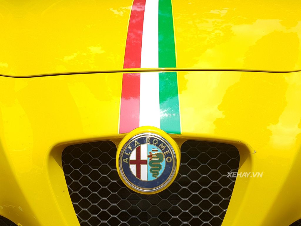 Bắt gặp Alfa Romeo 4C Launch Edition độc nhất Việt Nam đi dạo phố
