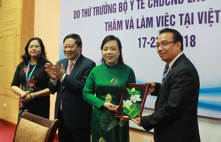 Việt Nam - Lào chia sẻ kinh nghiệm về BHYT và tự chủ bệnh viện