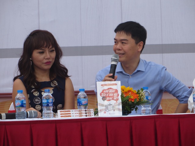 Ca sĩ Thái Thùy Linh: 