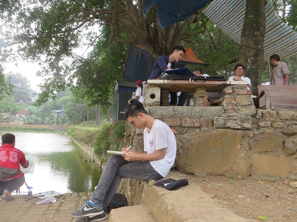 Ngắm nhà tập thể Hà Nội đầy thân thương trong tranh màu nước