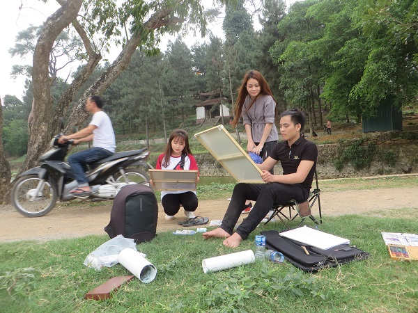 Ngắm nhà tập thể Hà Nội đầy thân thương trong tranh màu nước