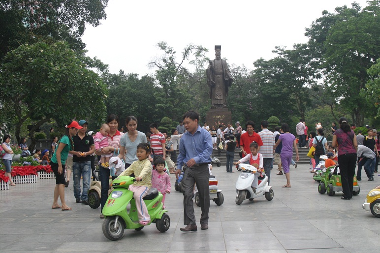 Niềm vui thống nhất ngập tràn trong tim mỗi người