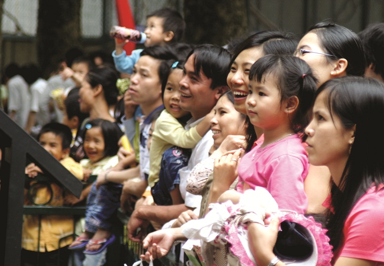 Niềm vui thống nhất ngập tràn trong tim mỗi người