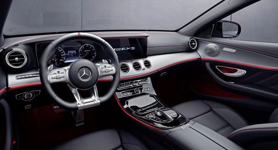 Mercedes-AMG E53 4Matic+ Saloon và Estate chốt giá từ 1,9 tỷ VNĐ