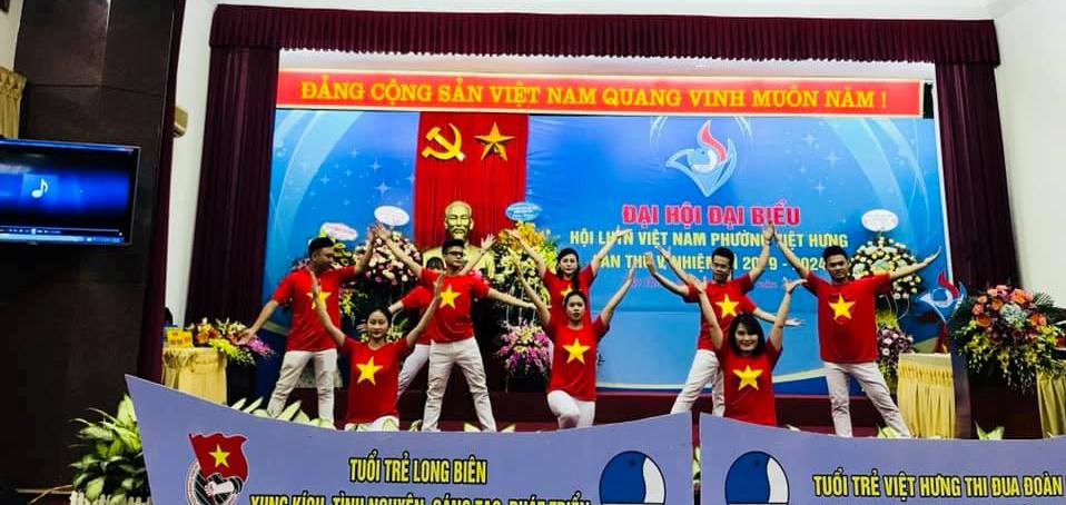 Tiết mục văn nghệ chào mừng Đại hội