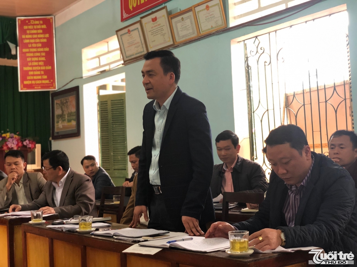 Đồng chí Nguyễn Chí Thâm, Phó Bí thư huyện ủy, Chủ tịch UBND huyện Quản Bạ phát biểu tại buổi làm việc
