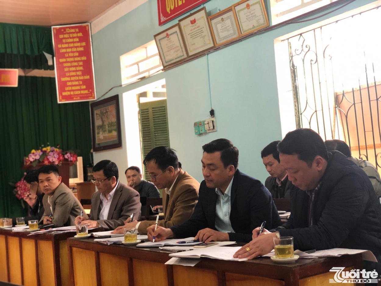 Các đồng chí đại diện lãnh đạo huyện Quản Bạ tham dự buổi làm việc