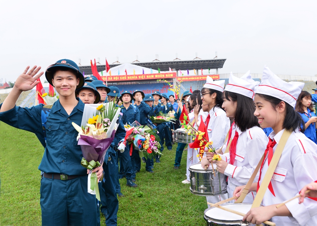 Khen thưởng 26 tập thể đạt kết quả tốt trong công tác tuyển chọn công dân nhập ngũ