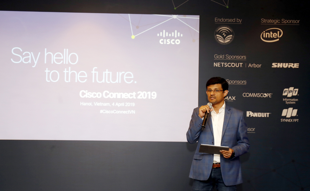 Ông Bidhan Roy, Giám đốc mảng Doanh nghiệp vừa và nhỏ &amp; Phân phối khu vực ASEAN của Cisco chia sẻ tại chương trình