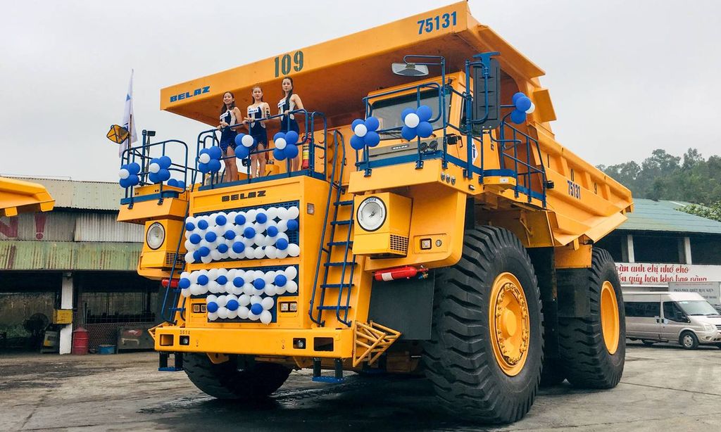 Siêu xe tải BELAZ-75131 đầu tiên cập bến Việt Nam, giá hơn 35 tỷ VNĐ