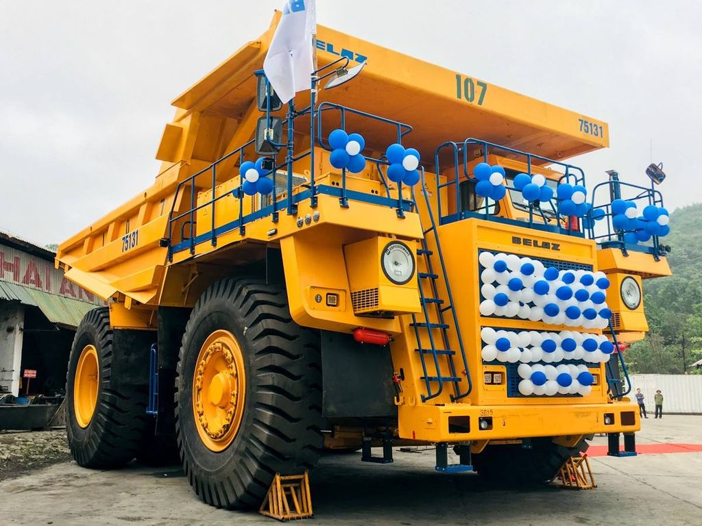 Siêu xe tải BELAZ-75131 đầu tiên cập bến Việt Nam, giá hơn 35 tỷ VNĐ
