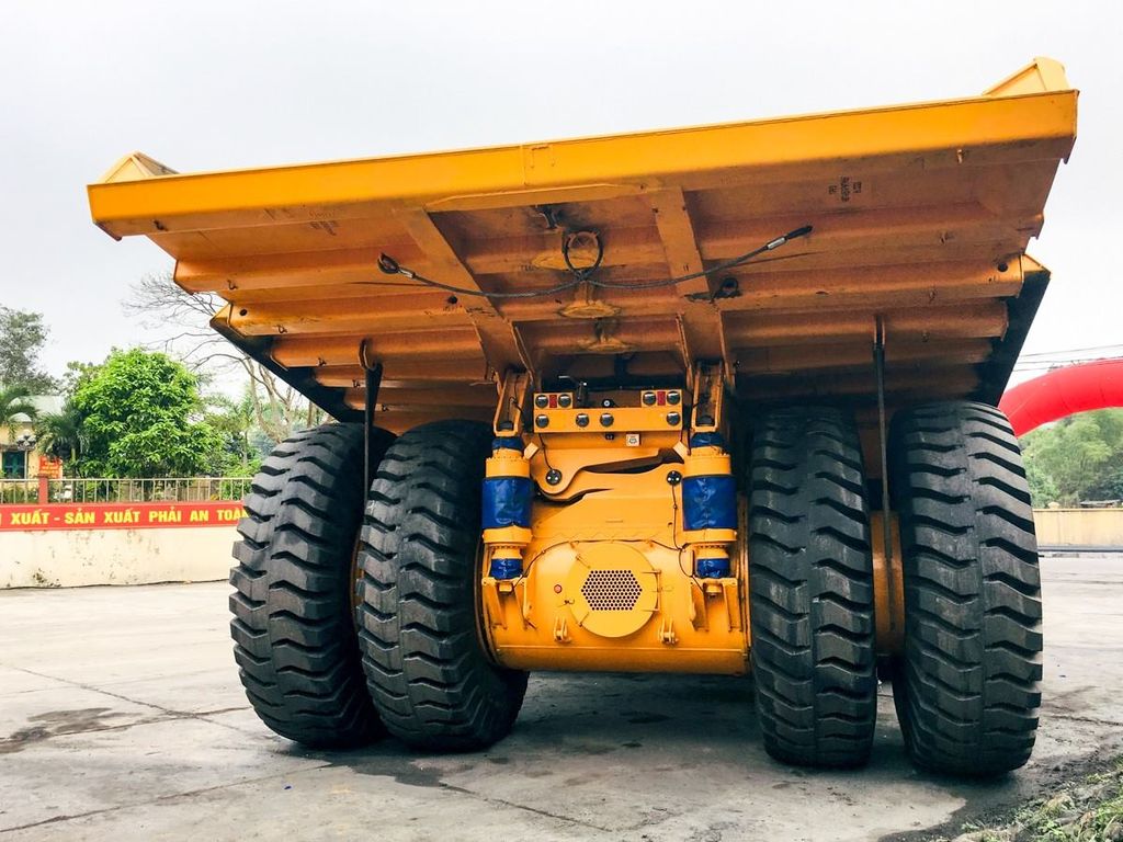 Siêu xe tải BELAZ-75131 đầu tiên cập bến Việt Nam, giá hơn 35 tỷ VNĐ