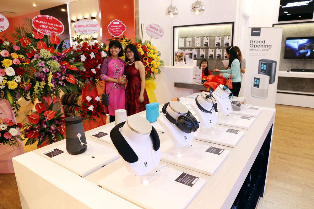 Khai trương Bose Store đầu tiên tại Hà Nội