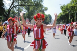 Carnival đường phố khuấy động Lễ hội Du lịch Biển Sầm Sơn 2019