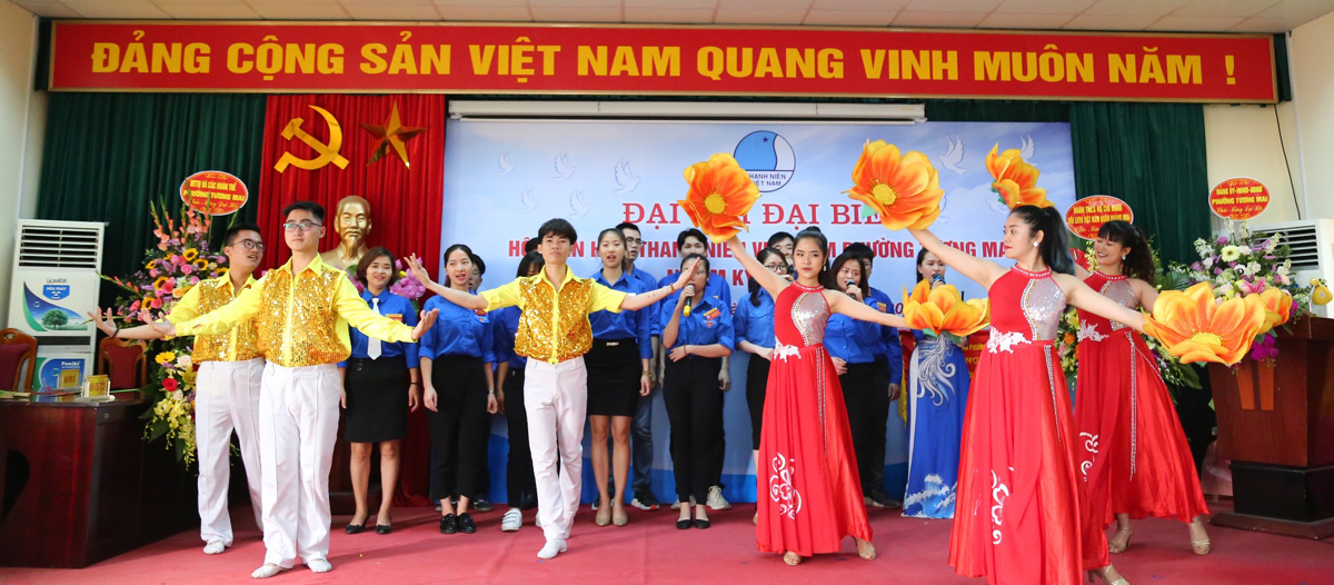 Tiết mục văn nghệ chào mừng đại hội