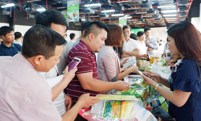 Các hợp tác xã truy xuất nguồn gốc nông sản tại hội nghị kết nối nông sản giữa hợp tâccs xã với BigC Việt Nam