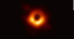 Bức ảnh đầu tiên về hố đen trong vũ trụ - một phát hiện đột phá