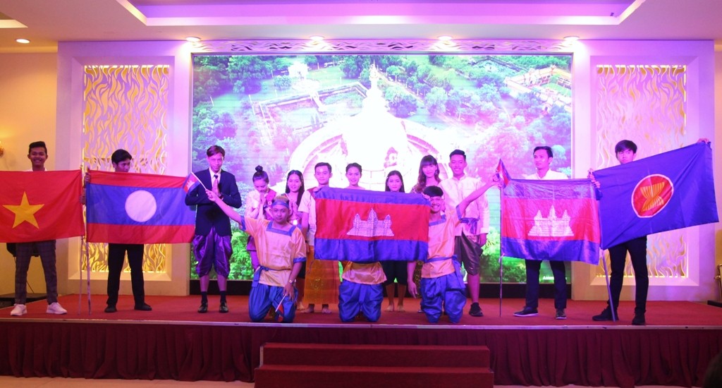 Vun đắp tình đoàn kết hữu nghị giữa sinh viên Việt Nam – Lào – Campuchia