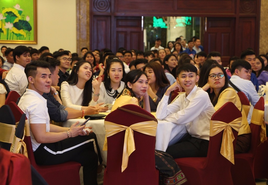 Chương trình có sự tham gia của hơn 500 sinh viên Lào, Campuchia