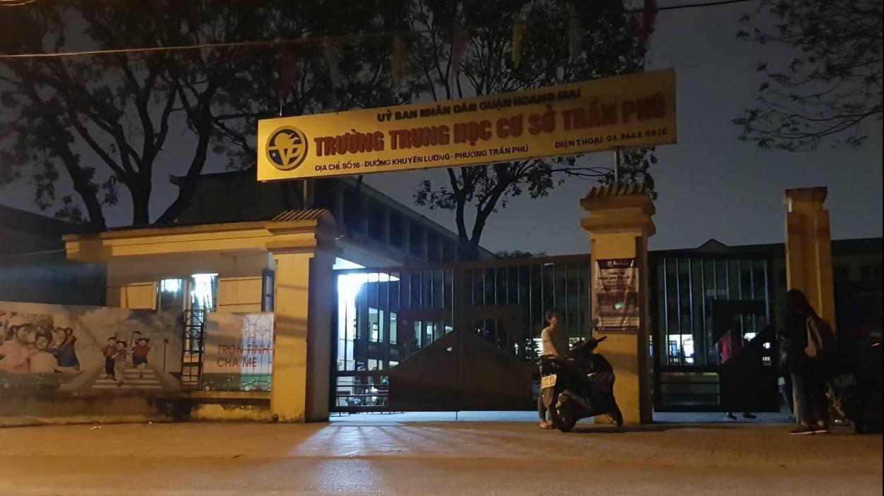 Đình chỉ thầy giáo bị tố thường xuyên sờ vào bộ phận sinh dục 7 nam sinh ở Hà Nội