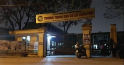 Đình chỉ thầy giáo bị tố thường xuyên sờ vào bộ phận sinh dục 7 nam sinh ở Hà Nội