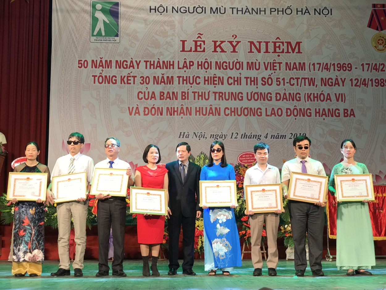 Các tập thể, cá nhân xuất sắc nhận Bằng khen của UBND Thành phố Hà Nội