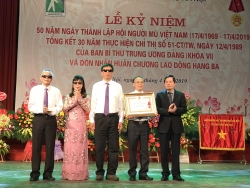 Hội Người mù TP Hà Nội đón nhận Huân chương Lao động hạng Ba